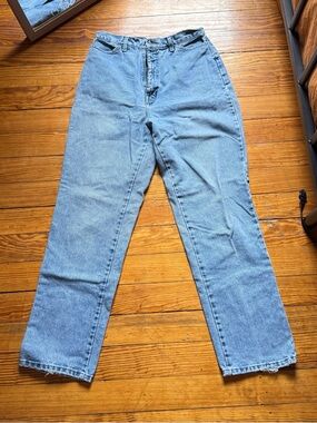 Vintage High-Waisted Light Wash Straight Leg Jeans